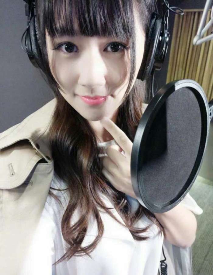 女主播小苍发图斗助理 网友:苍老师我只想和你睡!