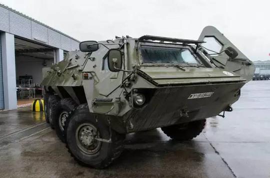 这是德国"狐"式8×8装甲车?