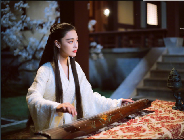 张馨予秀唯美古装照 颜值和性格还有演技不红没天理