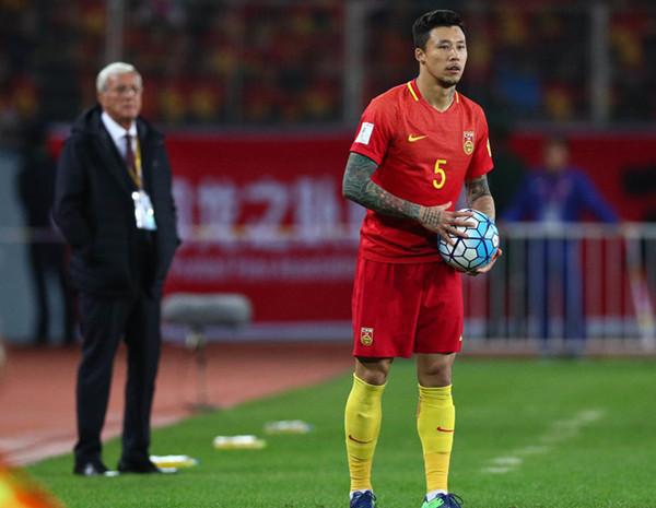 还有远距离射门惊艳表现现,不止张琳芃,国足的主力中后卫 冯潇霆也在