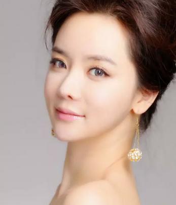 以下鼻相大体为富有安康之鼻:龙鼻,虎鼻,胡羊鼻,狮子鼻,猪胆鼻,伏犀鼻