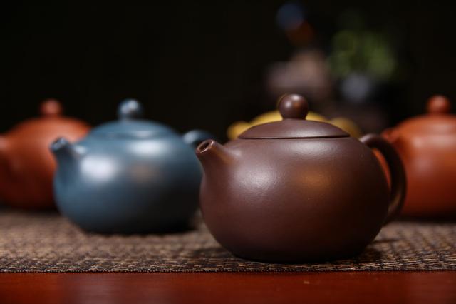 宜兴紫砂壶价格及历史 竹胶板多少钱一张 宜兴陶瓷相关介绍