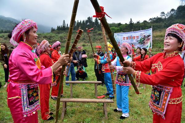 广东连山壮族村寨举行传统春耕节,祈盼今年大丰收