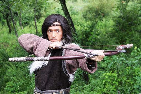 男星古装射箭,陈晓东英姿飒爽,马天宇略显老气!