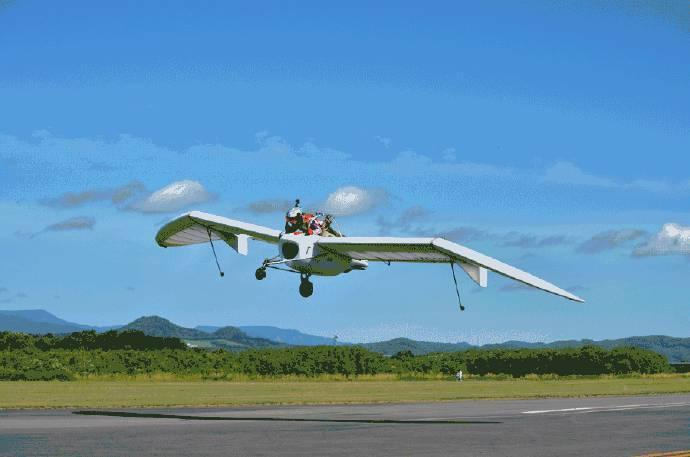 《风之谷》后,就朦朦胧胧想着要造一架"海鸥"飞机