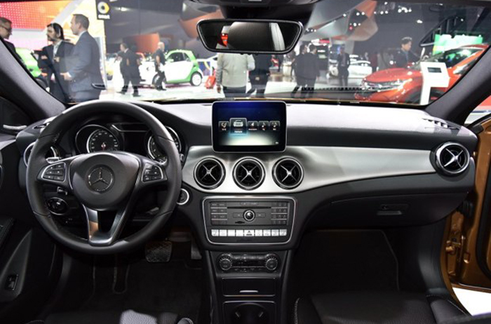 新款奔驰gla亮相上海车展