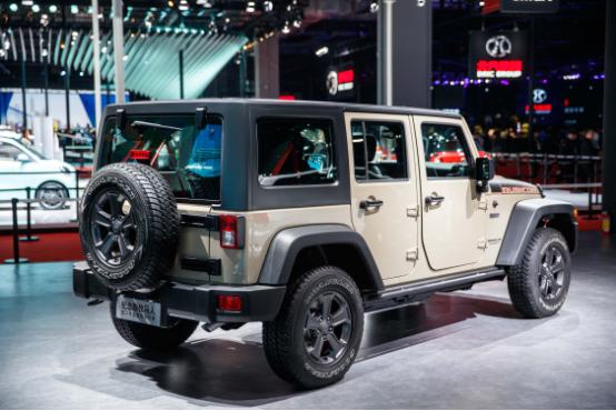 超高颜值，最酷内饰，Jeep告诉你何谓经典爆款SUV