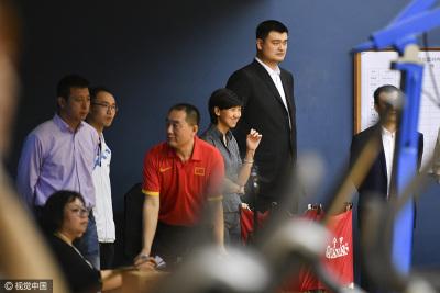 姚明组建两国家队蛇形排位挑队员 探讨两队实