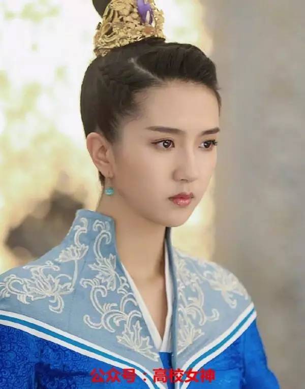 《择天记》女配许龄月,曾被传倒贴鹿晗,她到底什么来头?