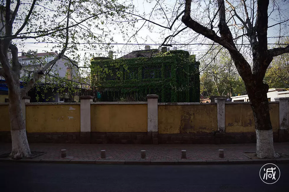 图为山东青岛龙口路36号别墅. 推理|离奇的爆炸? 如题