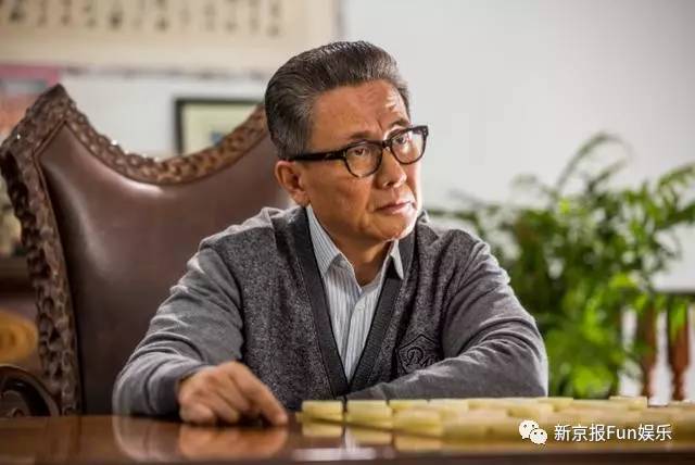 "高育良书记"生活中其实是位时尚肌肉猛男