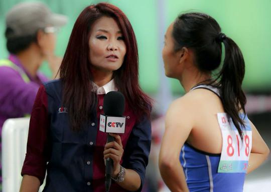 冬日娜成了最尴尬的体育记者 出镜就会被炮轰缺教养