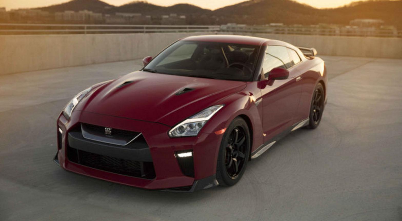 这不是像 viper acr 或者gt3rs那样的把能拆的都拆了,轻量化的作品,它