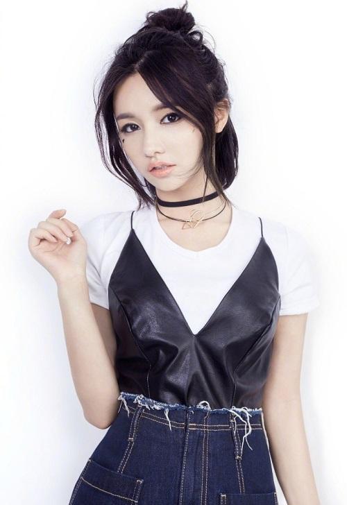 miss晒非主流诱照 网友说她是白百合!