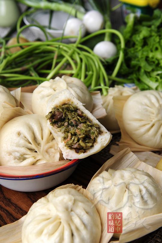 初夏季节最不可错过的一道应季美食——槐花大包子