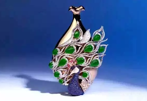 灵魂舞者杨丽萍,人美舞美翡翠设计也美得不可方物