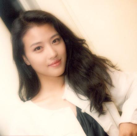 周海媚不老容颜竟靠它?美人迟暮旧照惊为天人