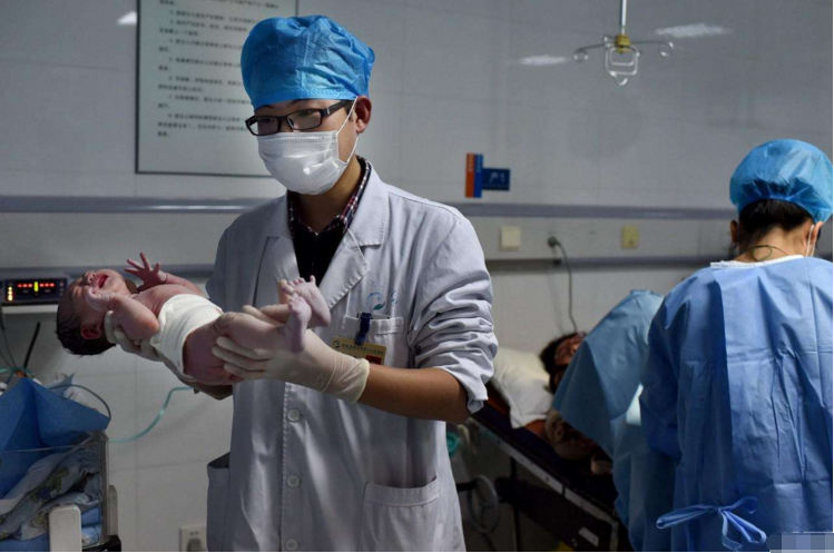 产科男医生自述"接生时的心理活动"被打很委屈!