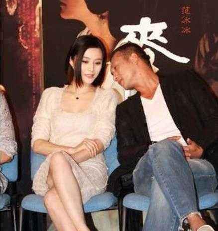   男人吹水亭
