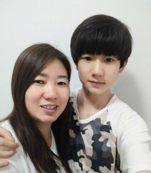 母亲节到了!盘点明星和妈妈的合照,两人简直太像了