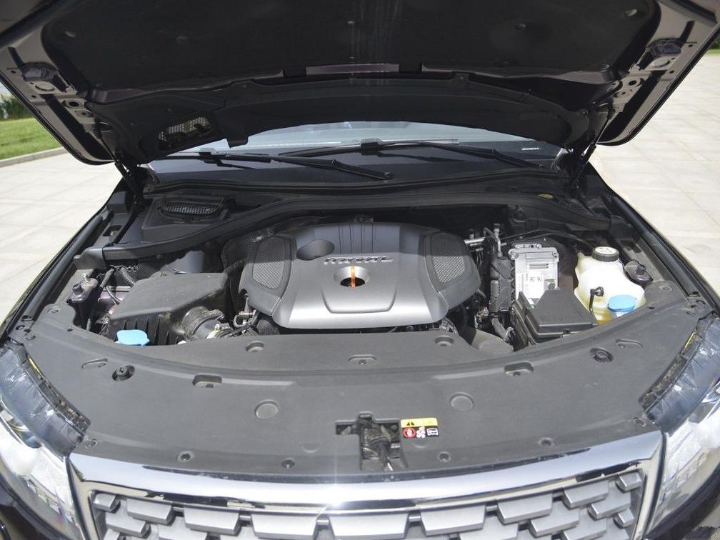 0t汽油发动机,其最大功率为252马力(185kw),峰值扭矩为355牛·米,搭配