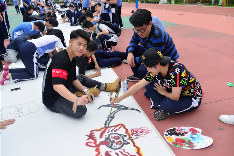 学技能到携创之携创技工学校举办涂鸦大赛