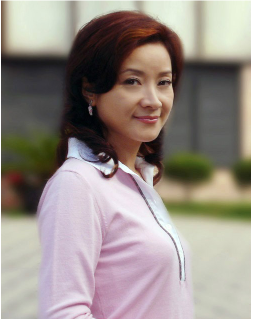 《凤子龙孙》获得第30届台湾金钟奖影后,其它代表作品有《青龙好汉》