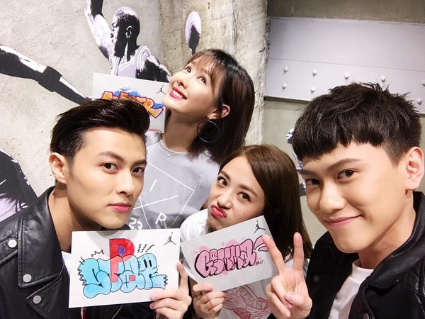 鬼鬼灿笑依偎王子同框!网泪崩:黑糖玛奇朵10年了