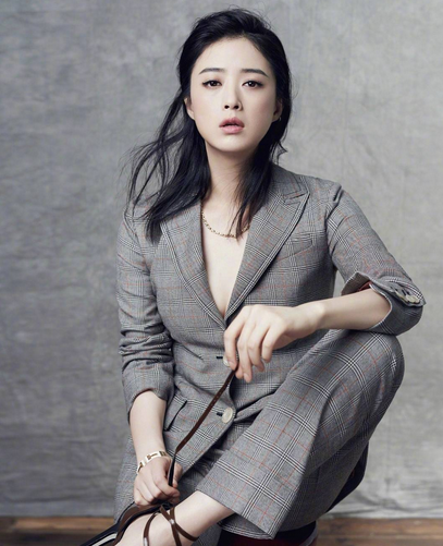 在出演"华妃"之前,蒋欣已经演了十年的戏,用蒋欣自己的话说,这个角色