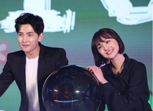 郑爽替身太像本尊 郑爽杨洋最新消息恋情疑坐实