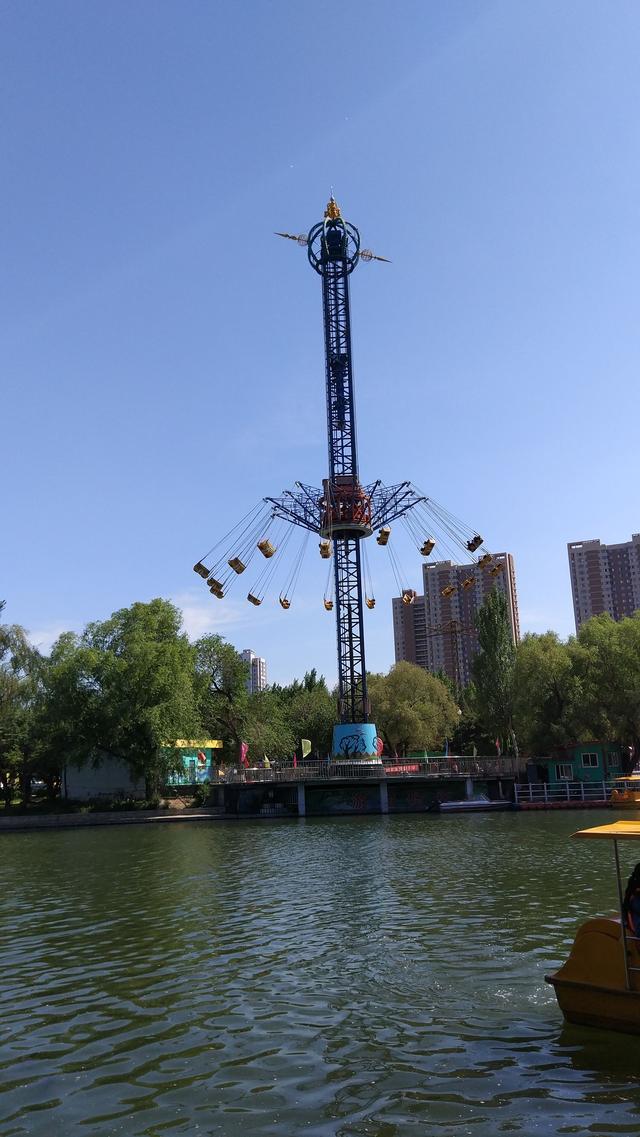 南湖游乐场惊险刺激一百元大人小孩乐翻天