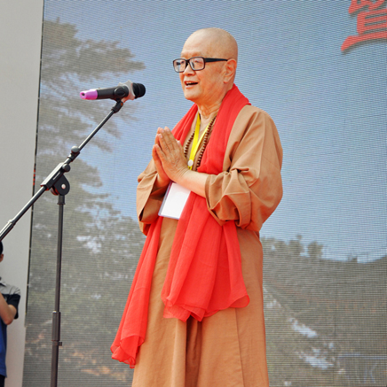 出席开幕式并致辞的嘉宾有中国佛教书画研究院院长释德水长老,中国