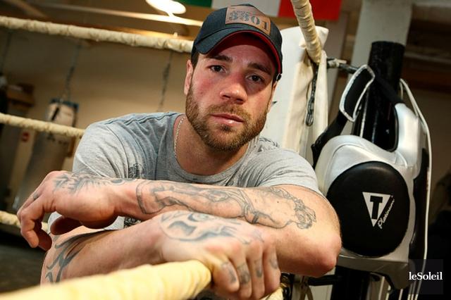 白人拳王遭翻版泰森重创致脑出血,不惑之年生命垂危