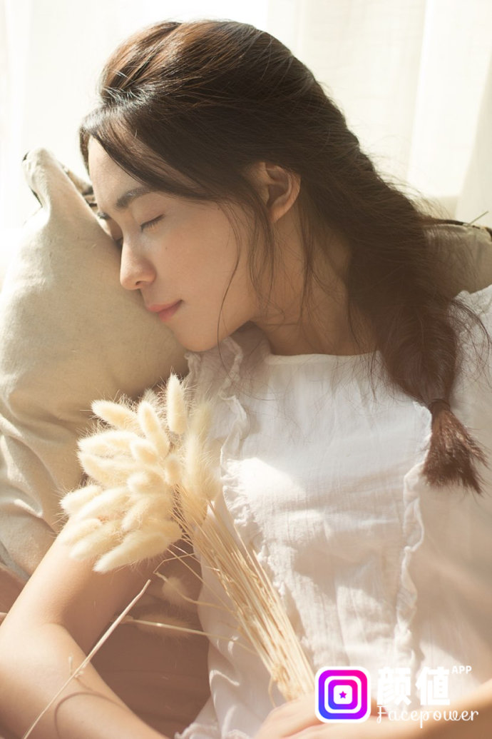 颜值app|95年清纯大学生,气质出众被赞小仙女!