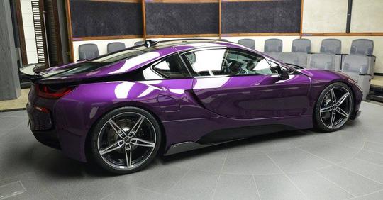 宝马紫色跑车图片