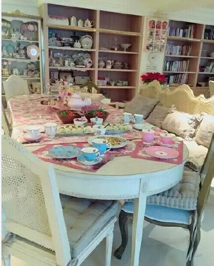 都说伊能静的家太乱,其实她家更像个古董店