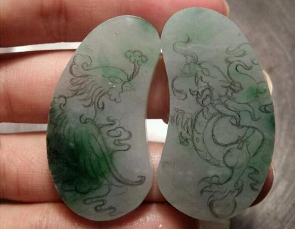 翡翠边角料雕刻后身价倍增,这就是雕刻的意义?