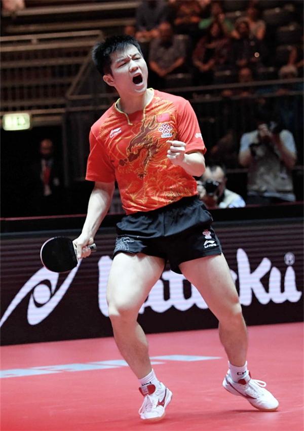 樊振东虐杀德国硬汉 男乒将和日本13岁猛将争四强