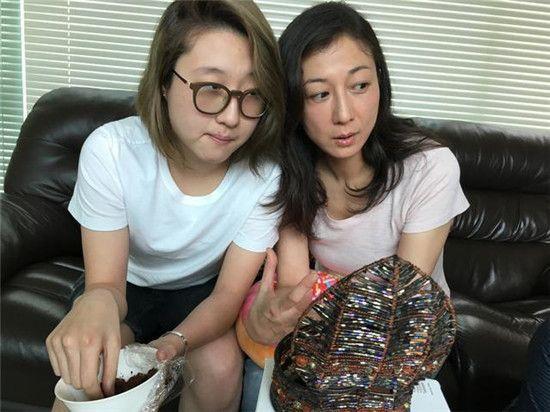 小龙女出院手臂上的伤痕,是遗传还是教育问题?