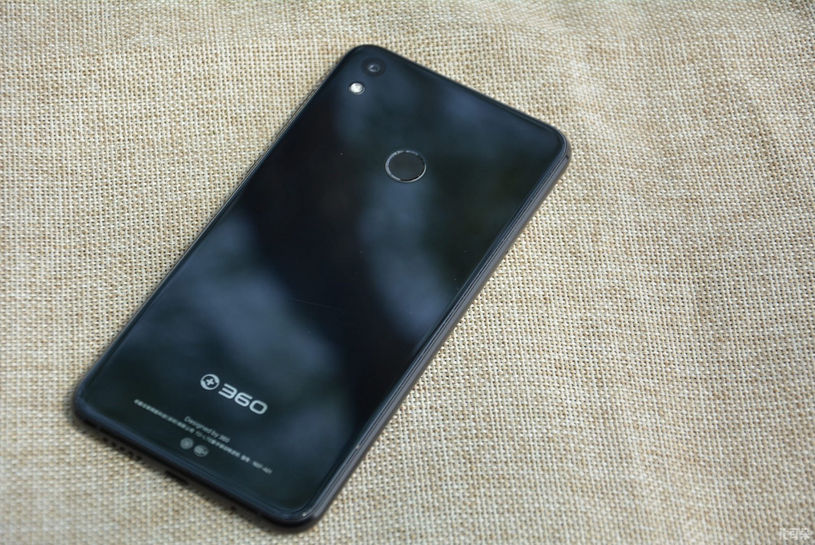 双面玻璃颜值爆表的性能小怪兽360n5s测评