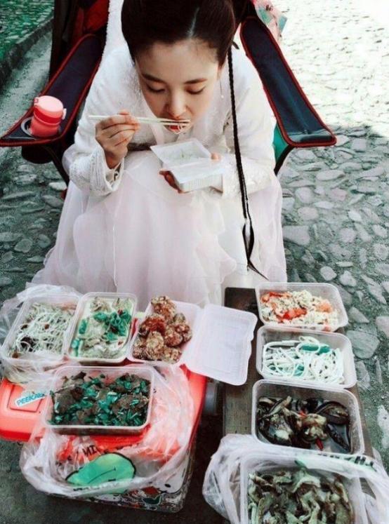 女星片场伙食怎么样?原来也和工作人员同待遇