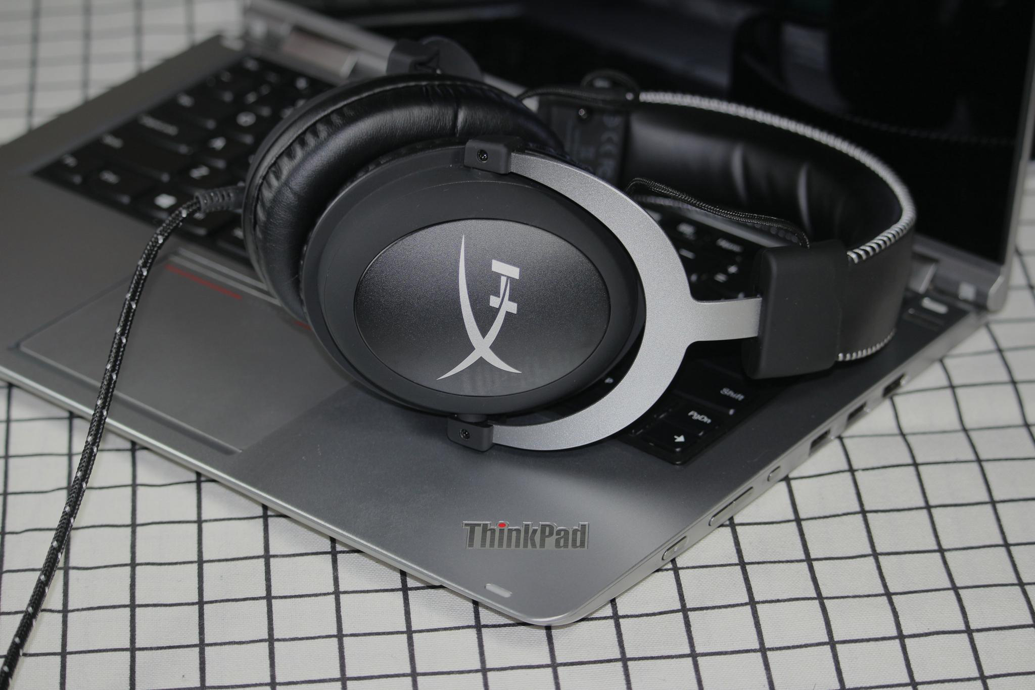 玩穿越火线必备的入门级别专业电竞耳机hyperx