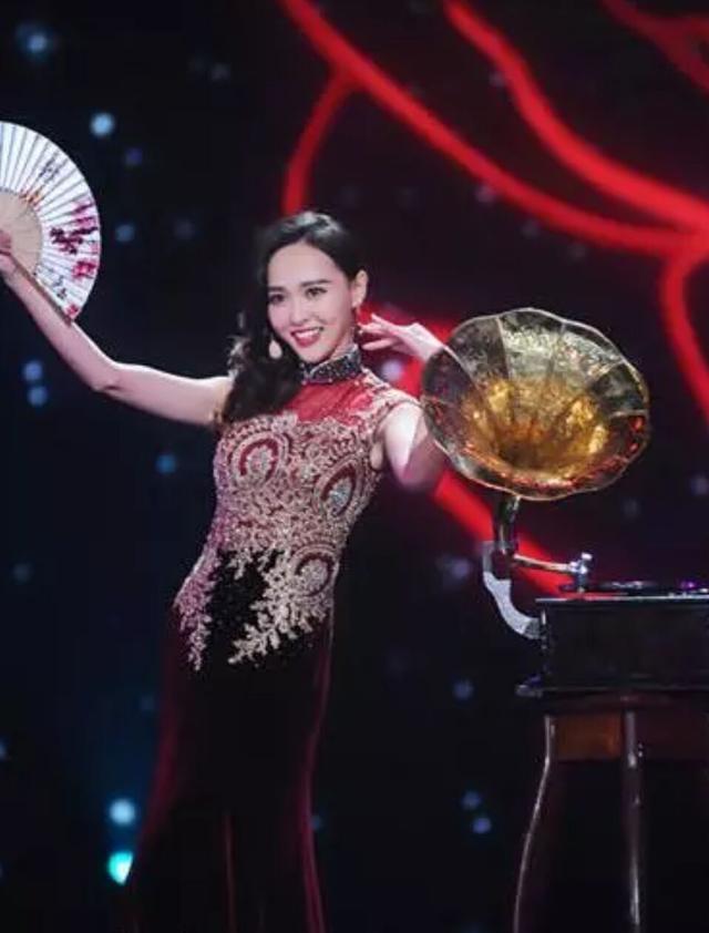 女明星穿上旗袍,赵丽颖虐恋情深,刘诗诗倪妮惊艳