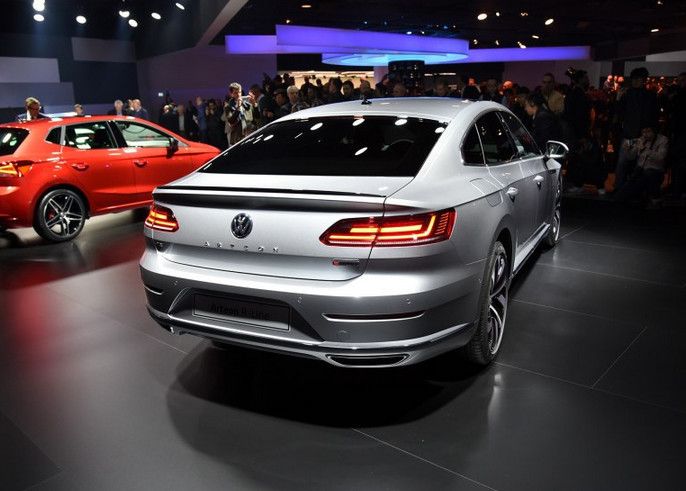 大众cc德国上市,比a4还贵,国产27万你买么?