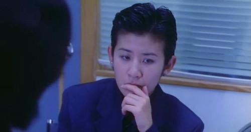 她是娱乐圈傻大姐，以自黑扮丑出名，却得到一世真爱