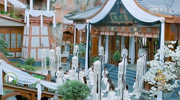 假山、假人、假鸟、假雨、假手套!楚乔的道具有真的吗?