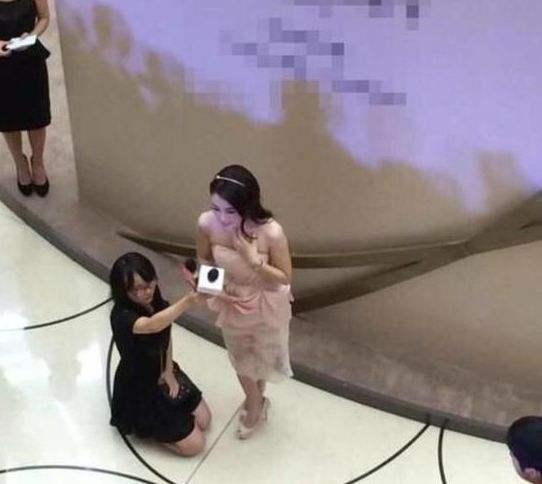赵丽颖对助理像亲姐妹,你见过有伺候助理的明星吗?
