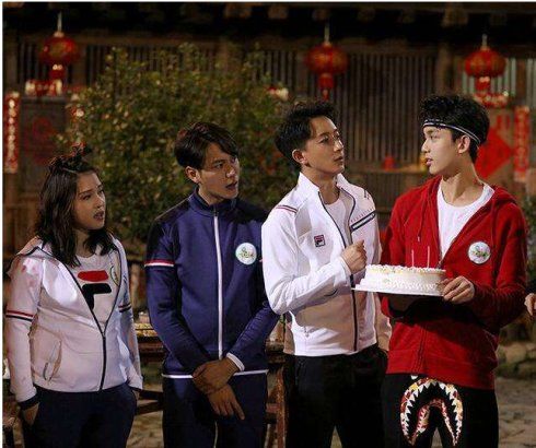 颜值一般的Hold住姐谢依霖凭什么玩转内地演艺圈