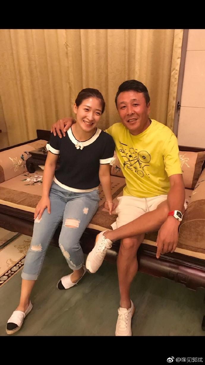 刘国梁带刘诗雯聚会散心 晒照回击质疑 再战东京!