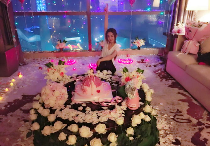 和赵丽颖都是选秀出身，丽颖住上豪宅她却在北京租房